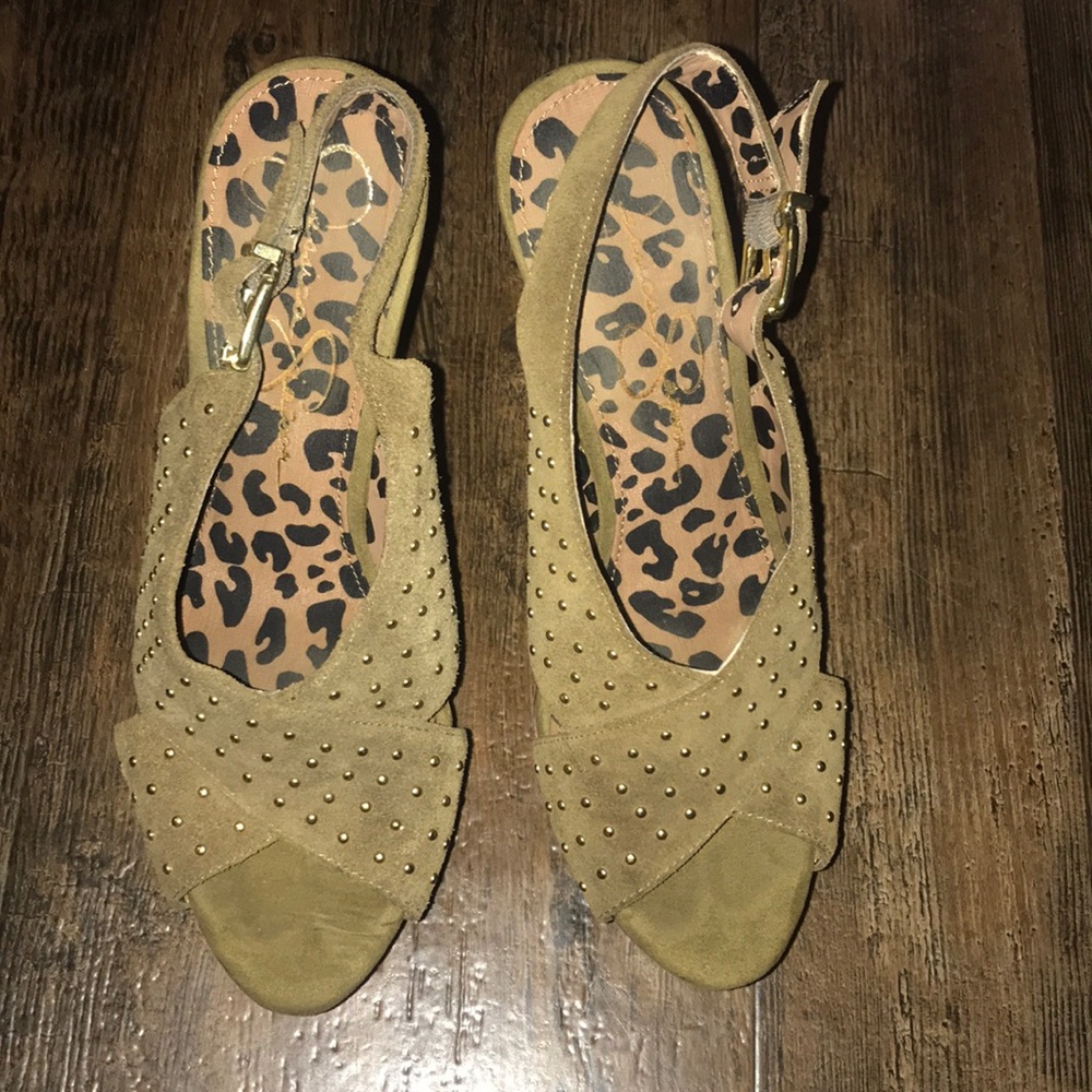 Jessica Simpson platform heels - Picture 3 of 5